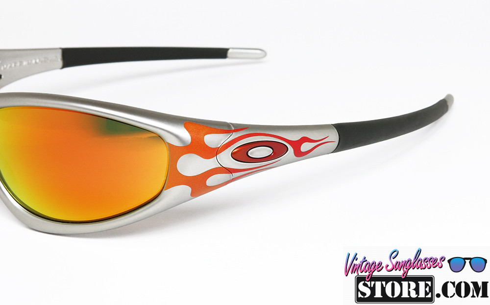 Oakley arancioni top